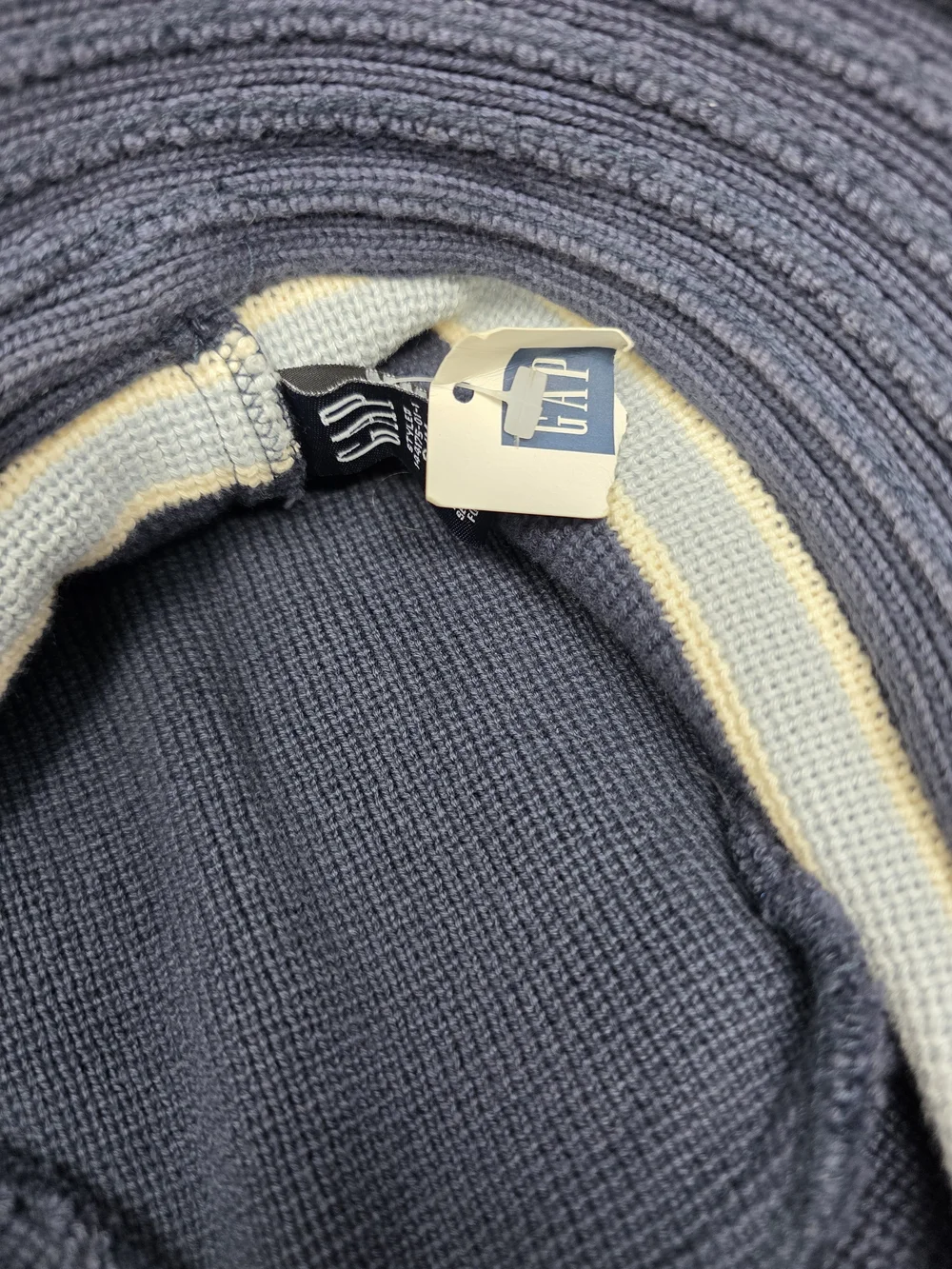 NWT Vintage Y2K GAP Knit Bucket Hat Navy Blue Striped Band 90s